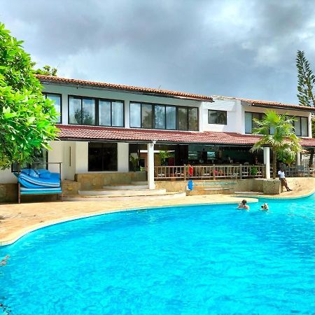 Flamboyant Diani Beach Exterior photo