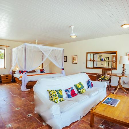 Flamboyant Diani Beach Exterior photo