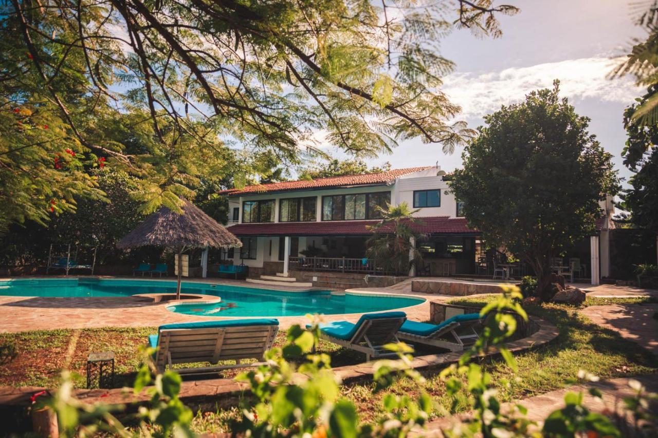 Flamboyant Diani Beach Exterior photo