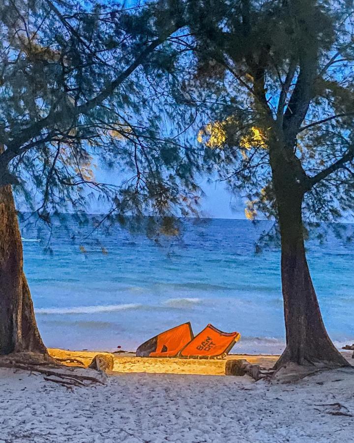 Flamboyant Diani Beach Exterior photo