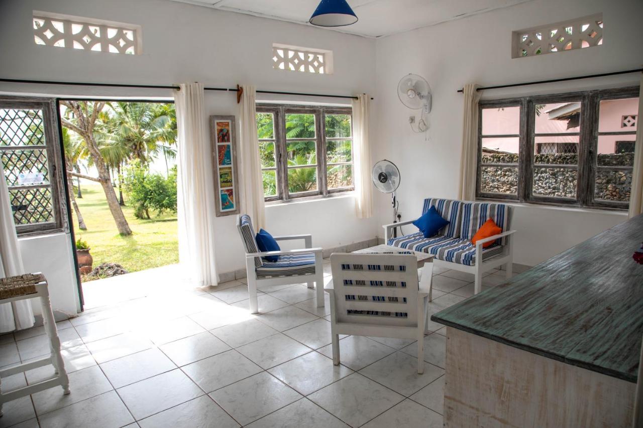 Flamboyant Diani Beach Exterior photo