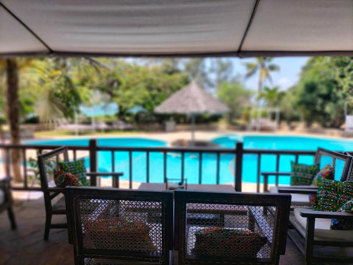 Flamboyant Diani Beach Exterior photo