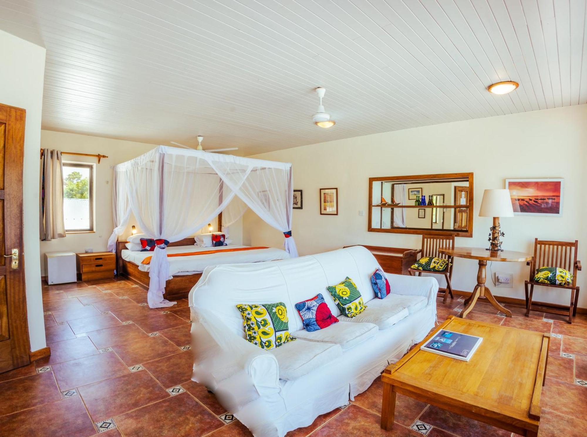 Flamboyant Diani Beach Exterior photo